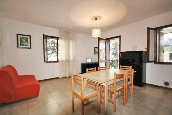 Villa Flamicia 1P Lignano Sabbiadoro Bagian luar foto